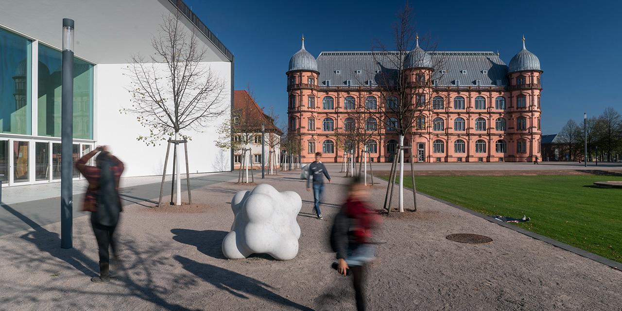 Campus und Schloß Gottesaue - Blick auf das MUT und Schloss Gottesaue