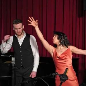 opera on tap in der Hemingway Lounge